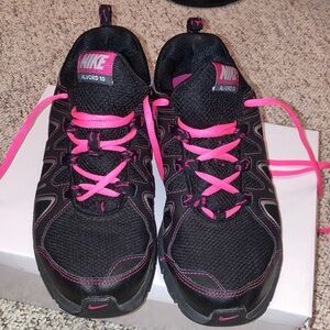Worn once! Women's Nike Alvord 10  Black and Pink Athletic Sneakers